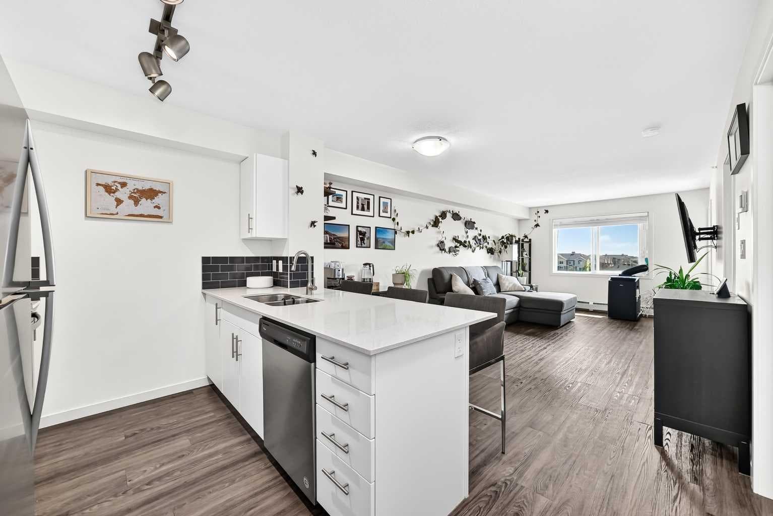 1406, 181 Skyview Ranch Manor NE
