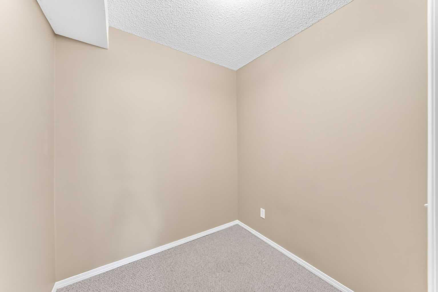 108 Douglas Glen Park SE
