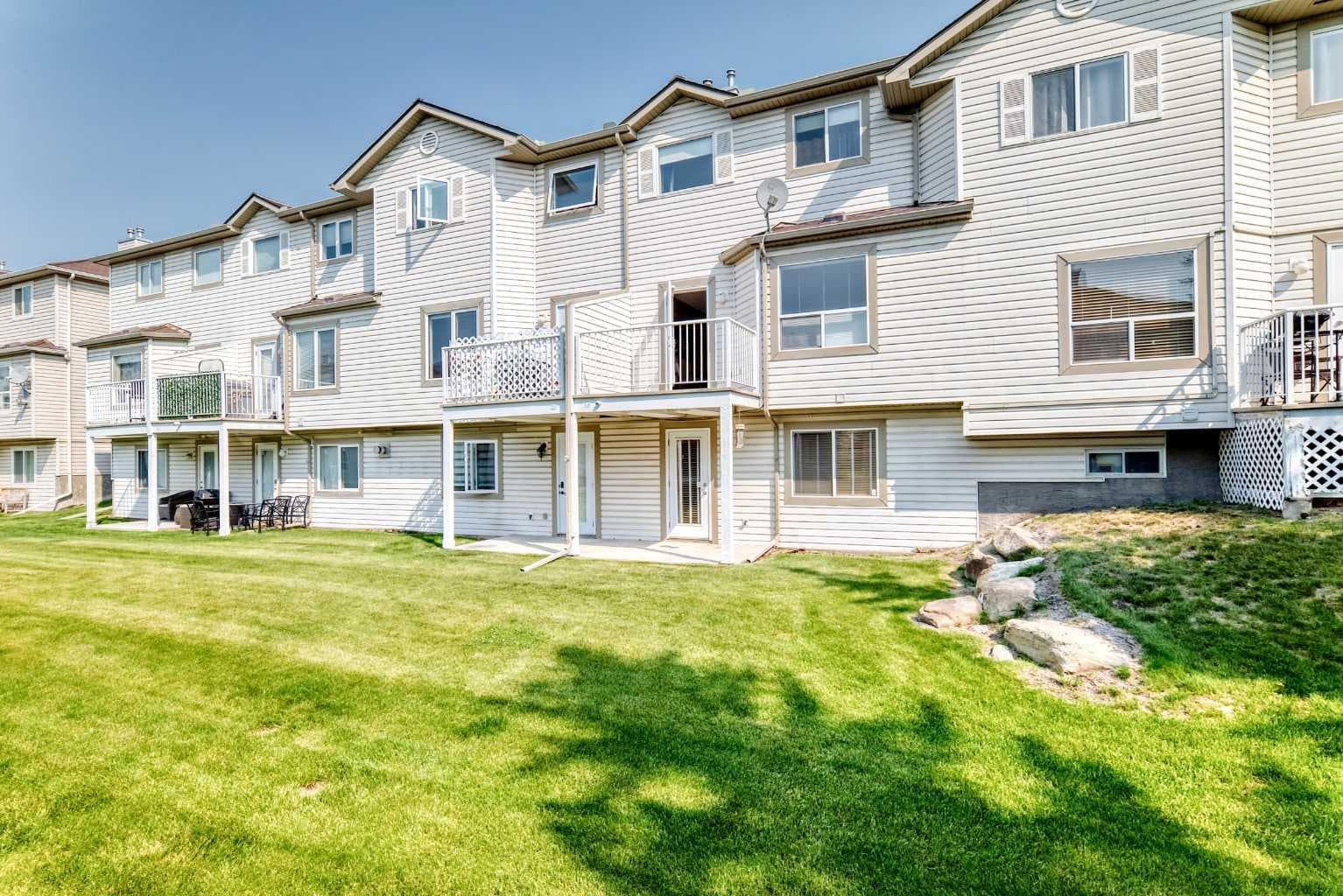 108 Douglas Glen Park SE