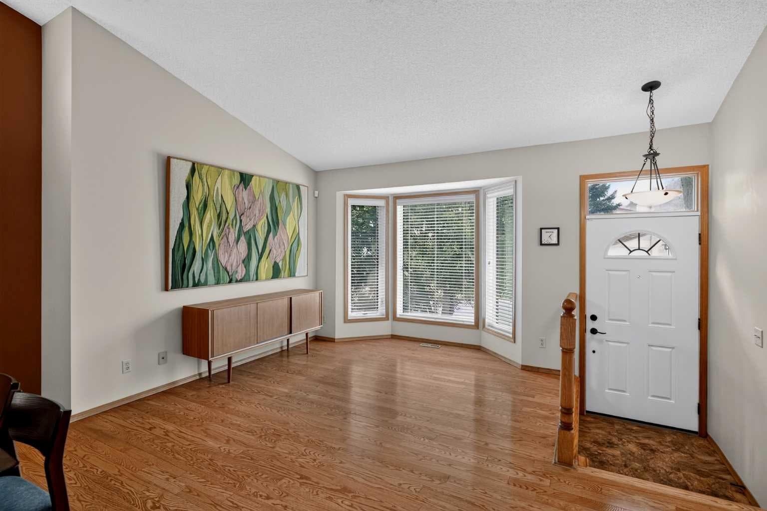 105 Riverview Court SE