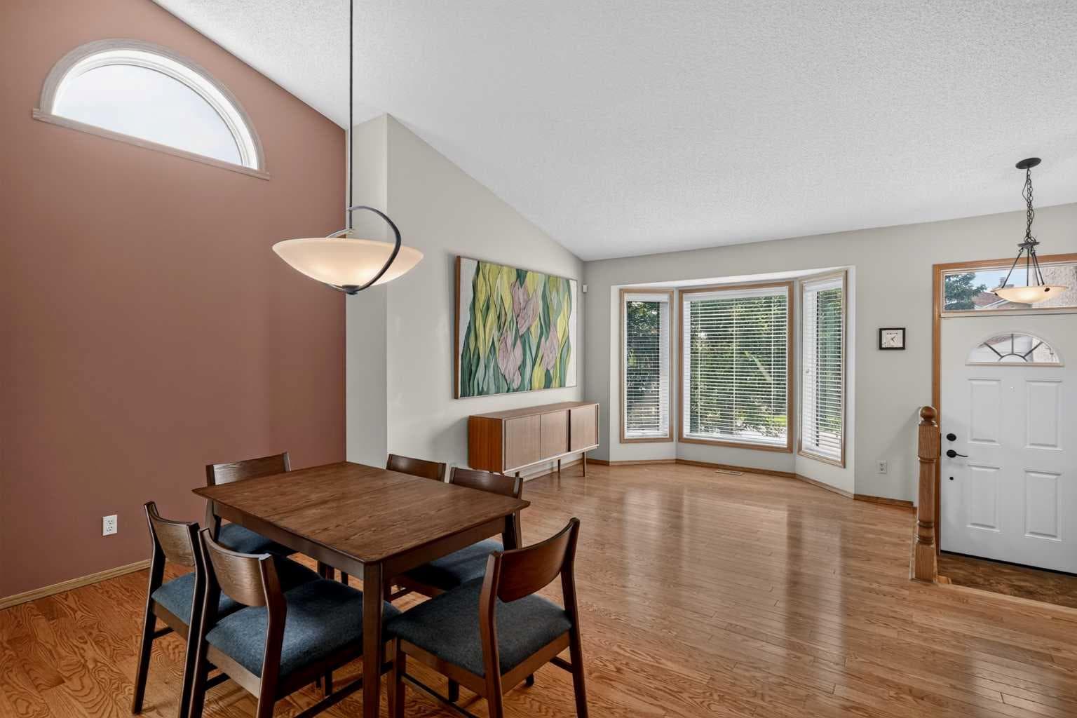105 Riverview Court SE