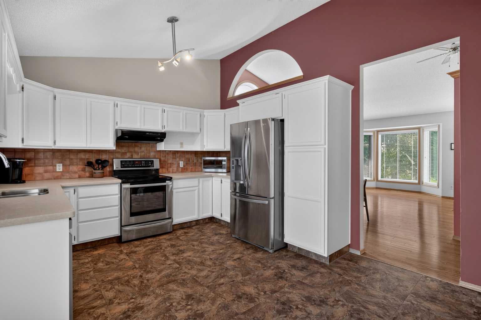 105 Riverview Court SE