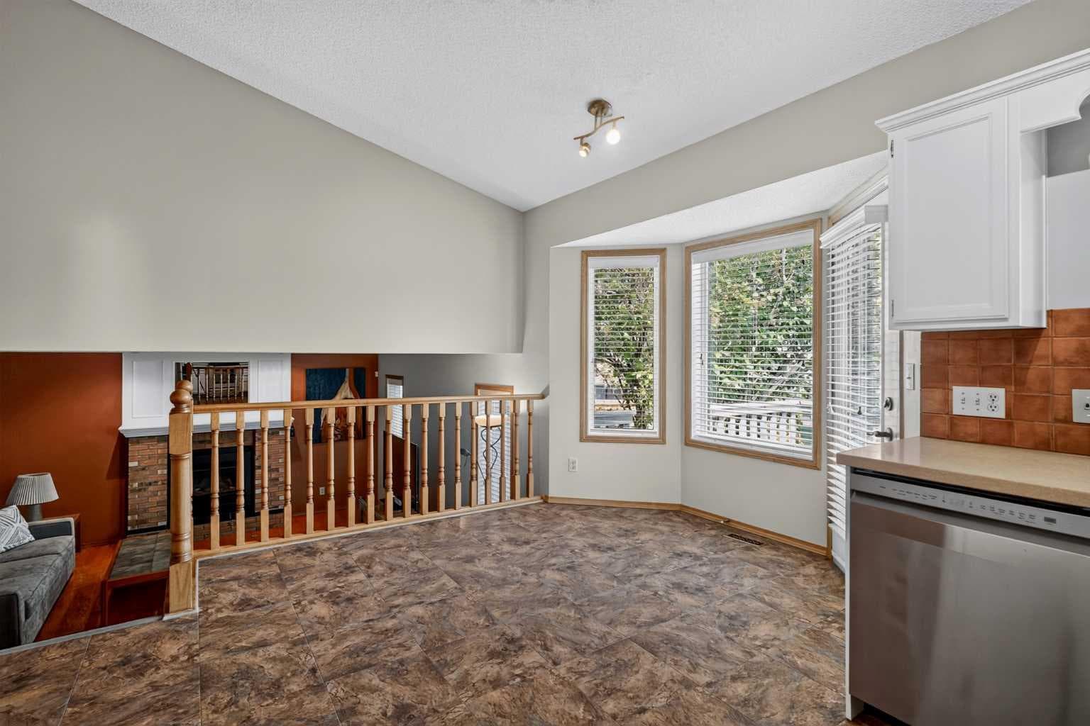 105 Riverview Court SE