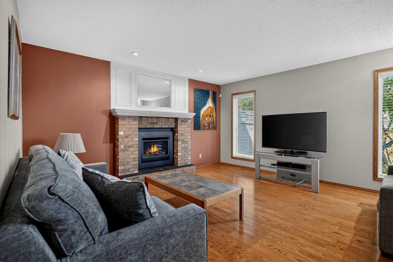 105 Riverview Court SE