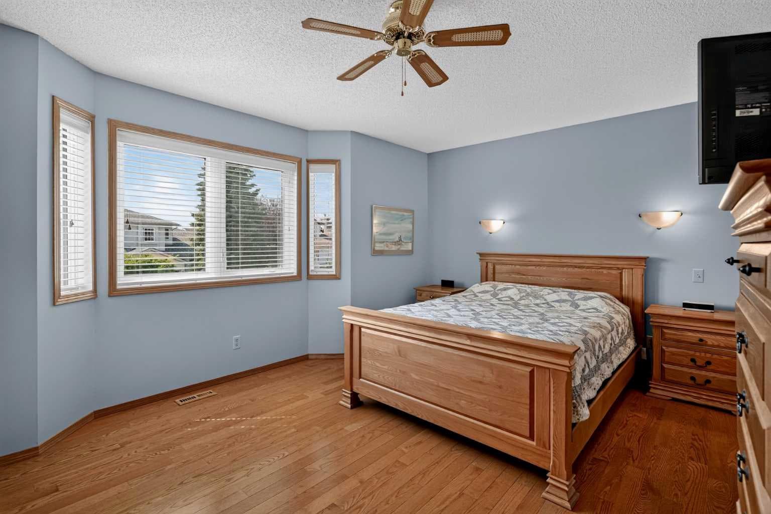 105 Riverview Court SE
