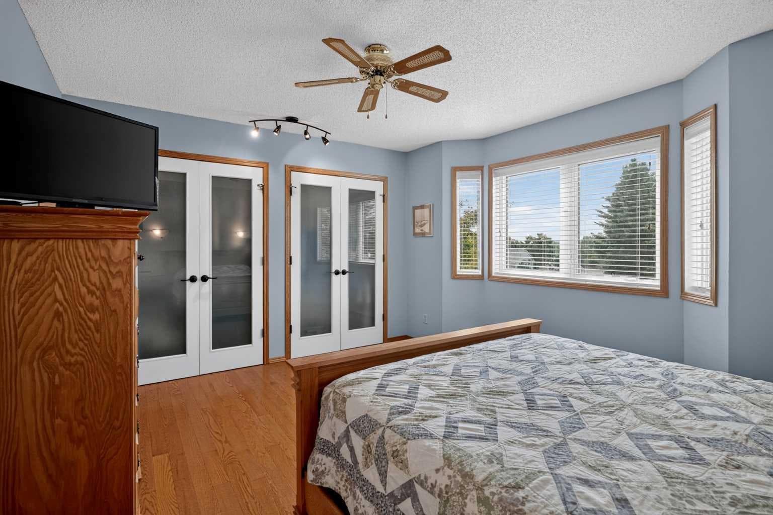 105 Riverview Court SE