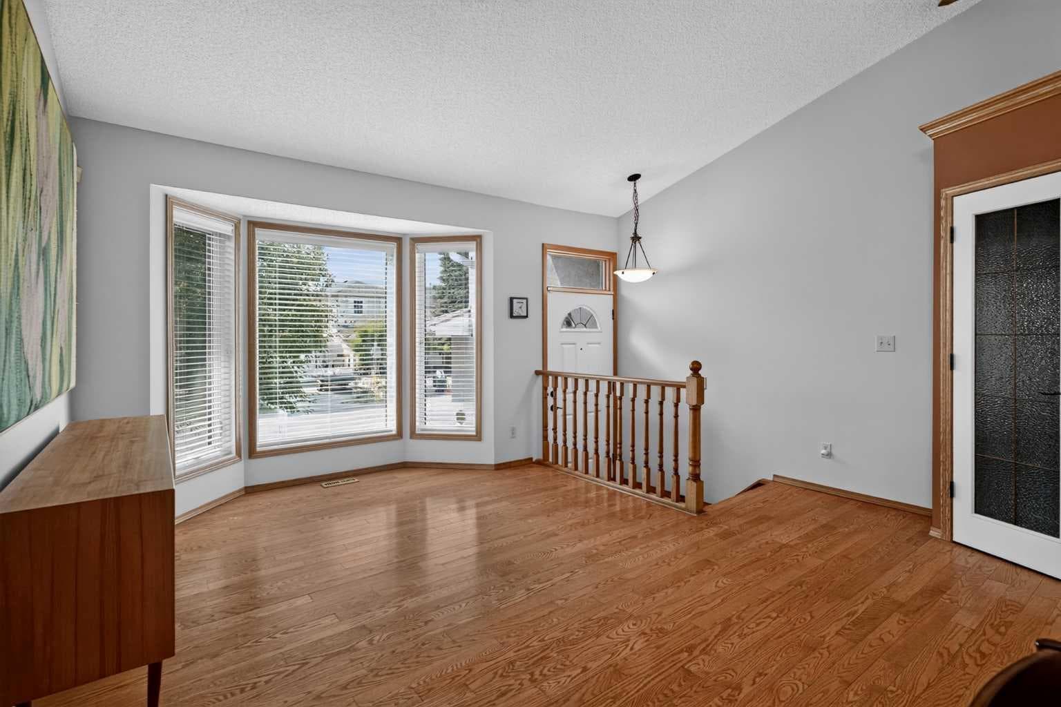 105 Riverview Court SE