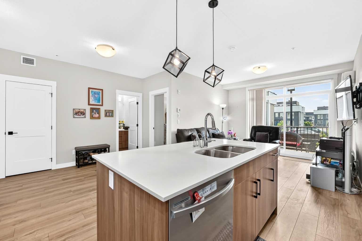 6106, 200 Seton Circle SE