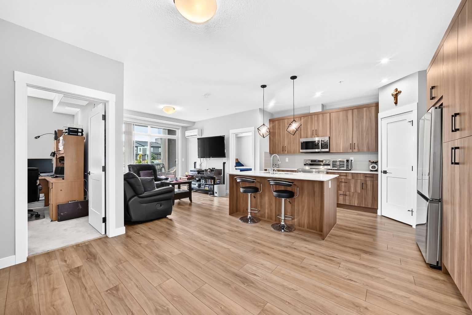 6106, 200 Seton Circle SE