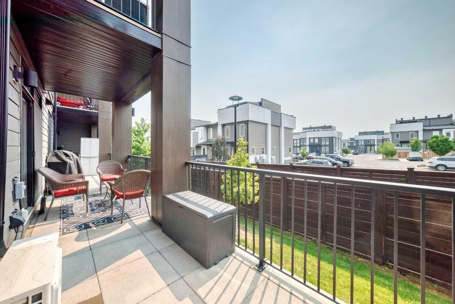 6106, 200 Seton Circle SE