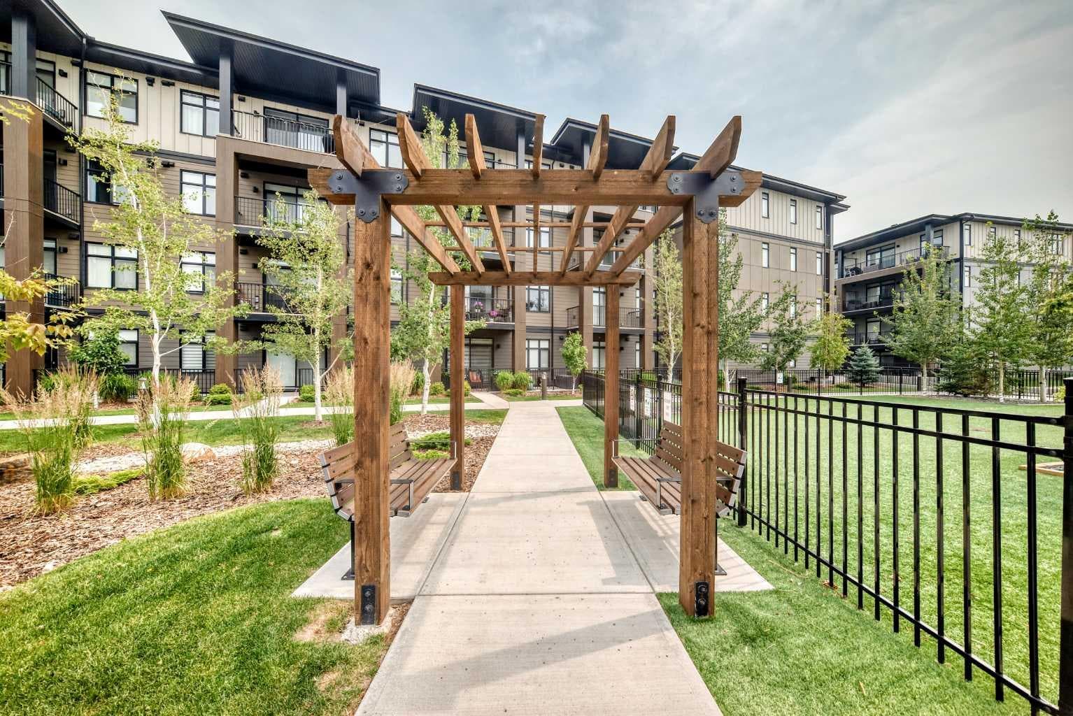 6106, 200 Seton Circle SE