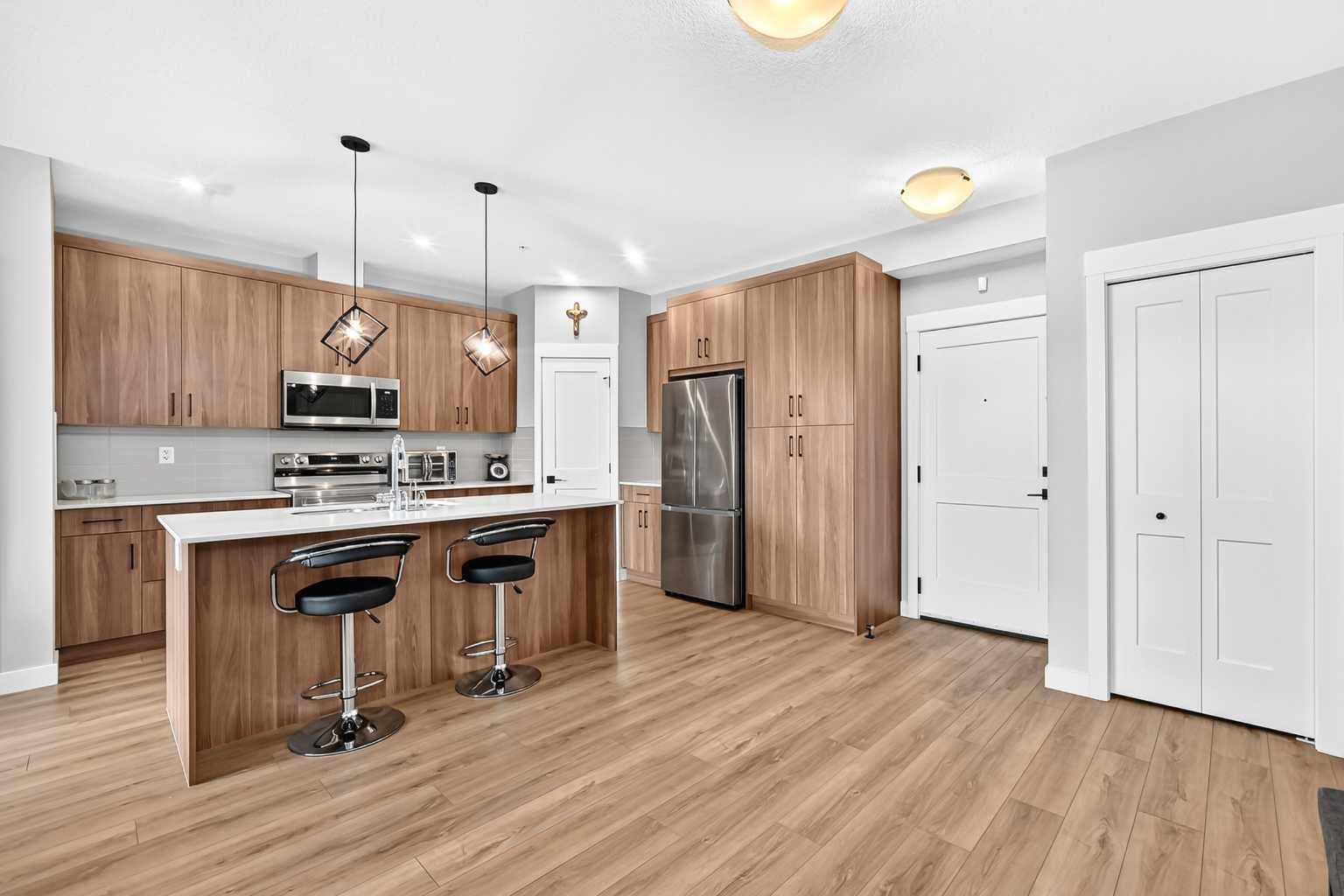 6106, 200 Seton Circle SE