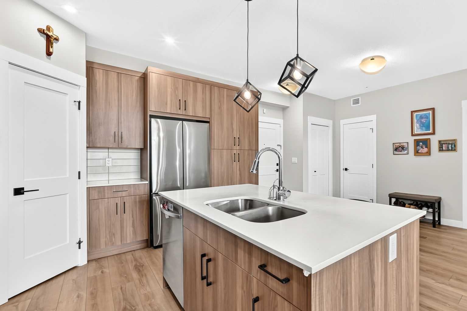 6106, 200 Seton Circle SE