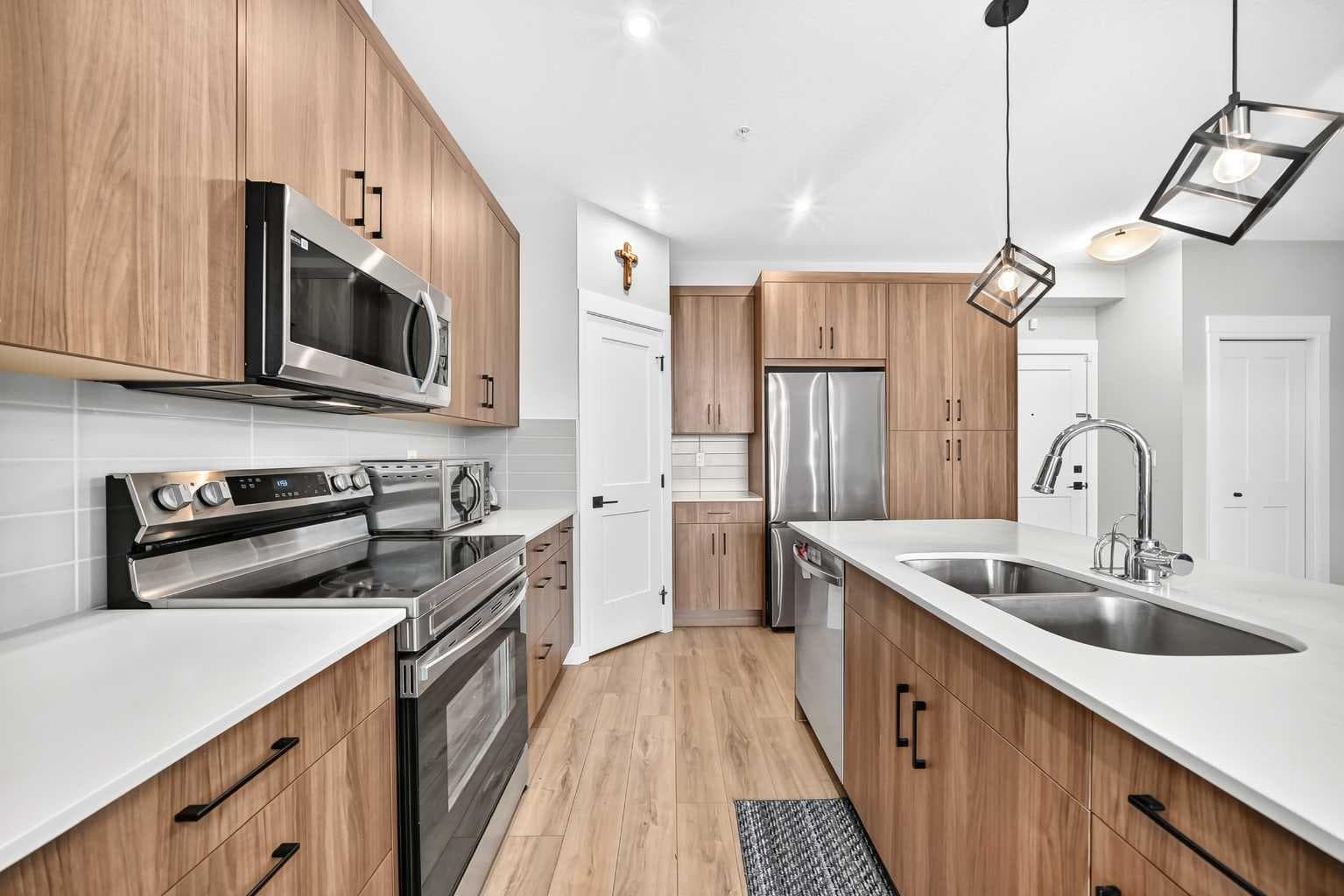 6106, 200 Seton Circle SE