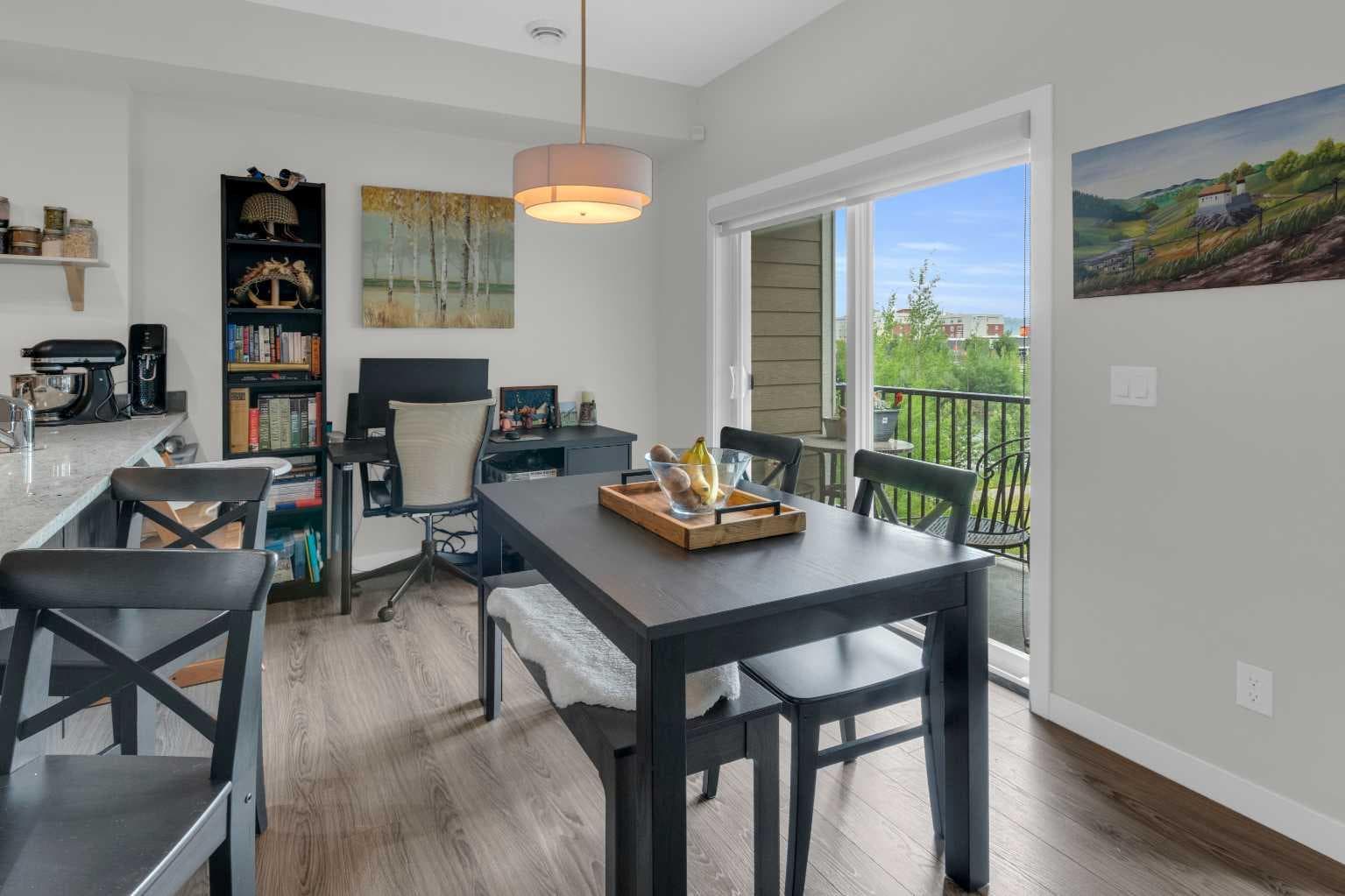 205, 250 Fireside View 