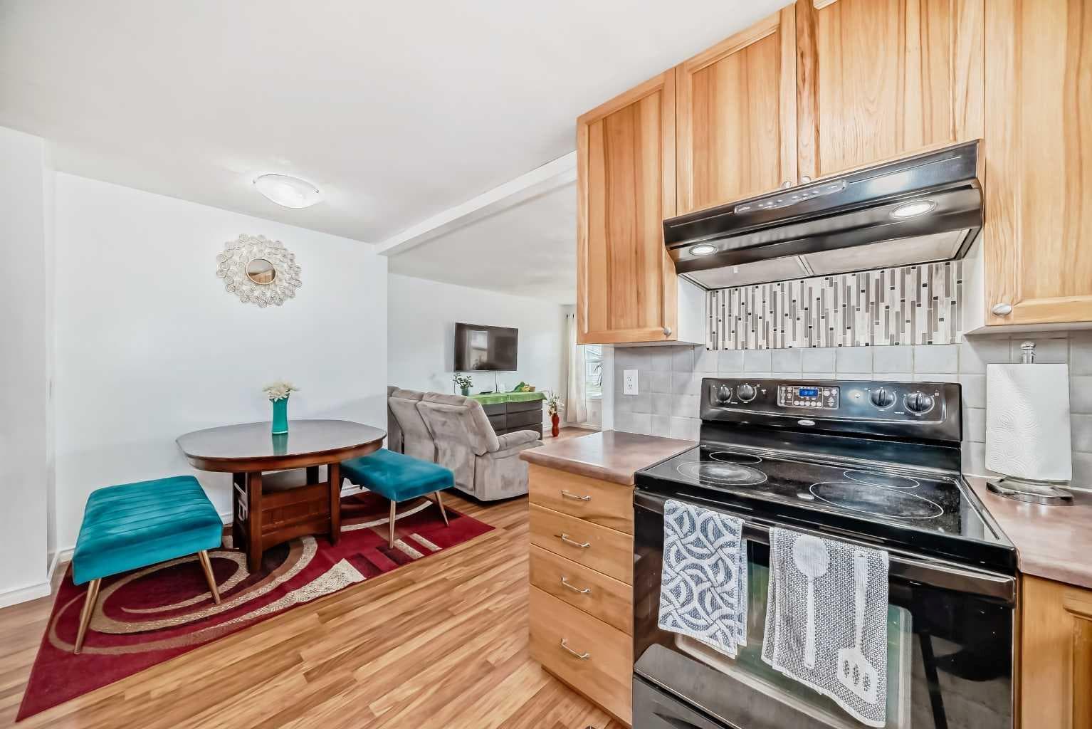 83 Whitworth Way NE