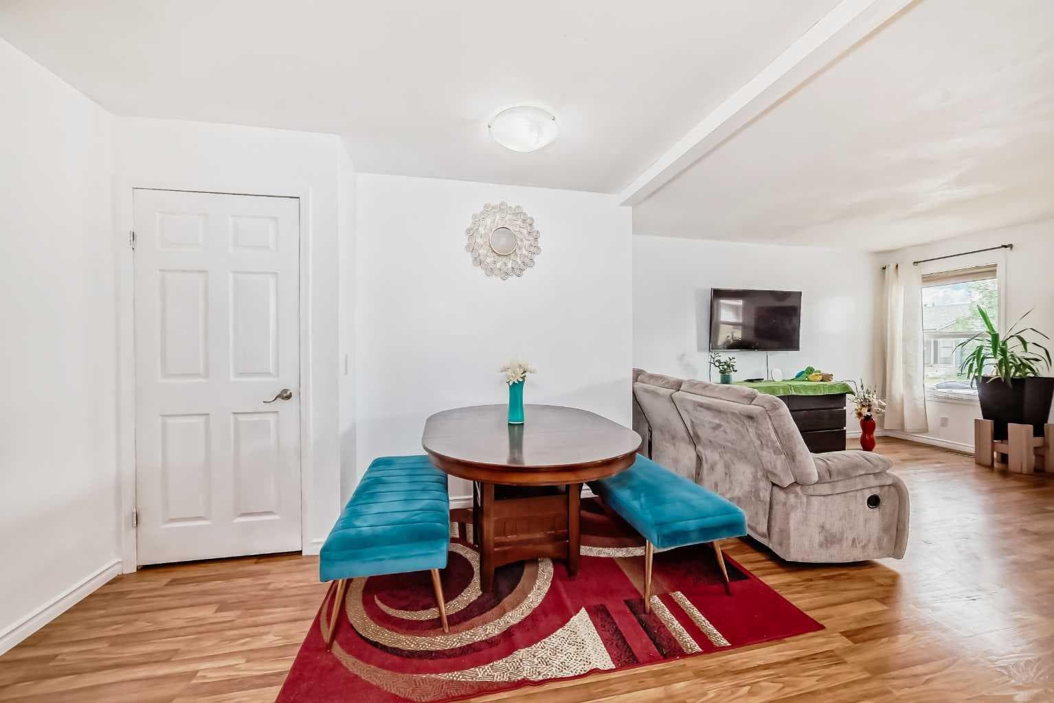 83 Whitworth Way NE