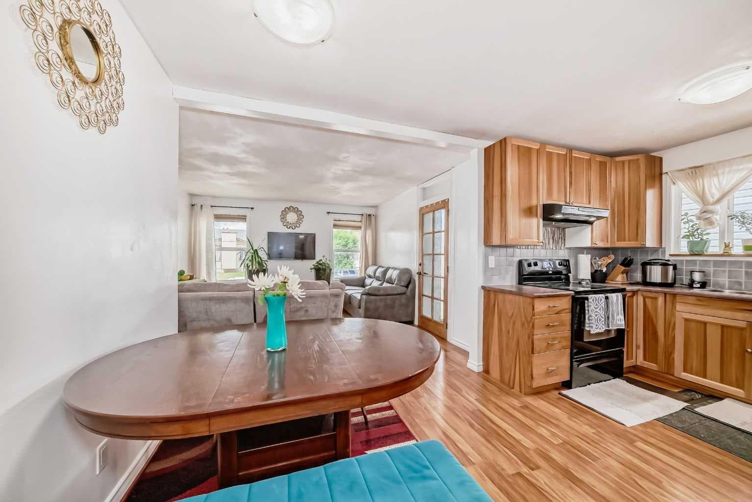 83 Whitworth Way NE