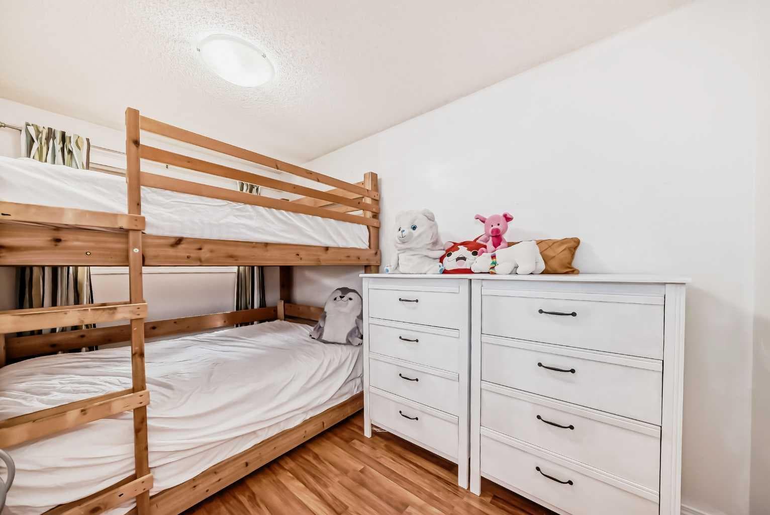 83 Whitworth Way NE