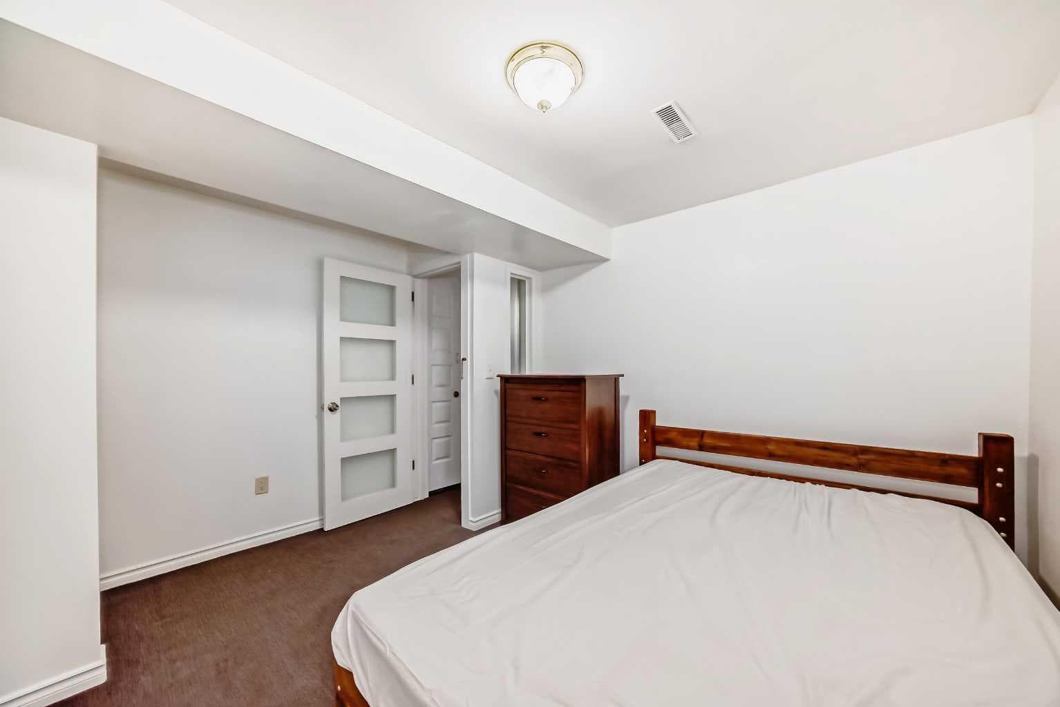 83 Whitworth Way NE