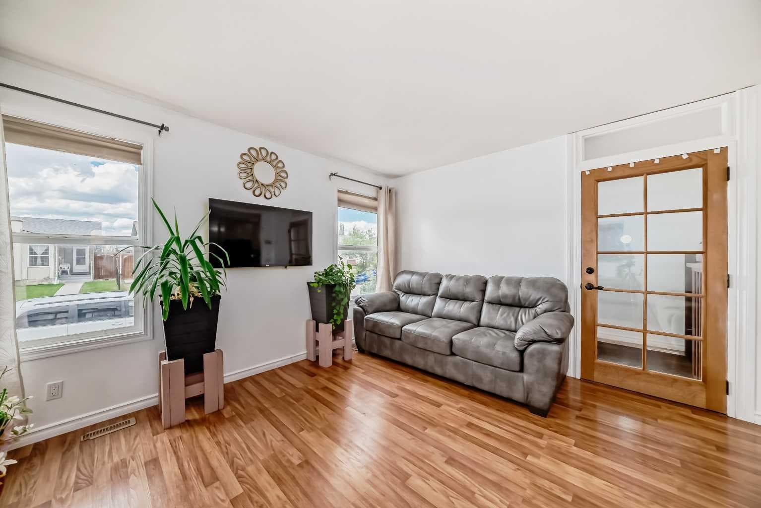 83 Whitworth Way NE