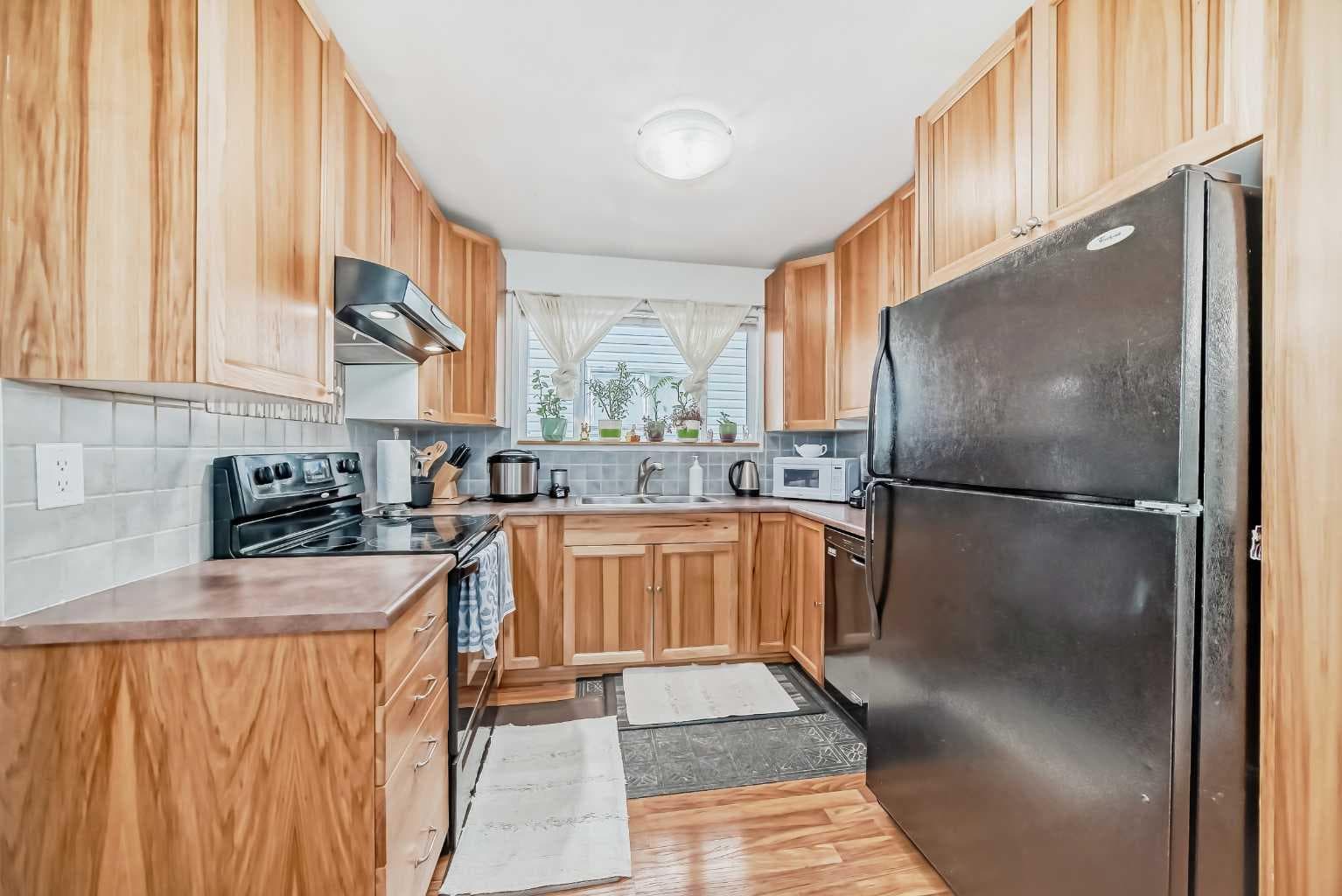 83 Whitworth Way NE