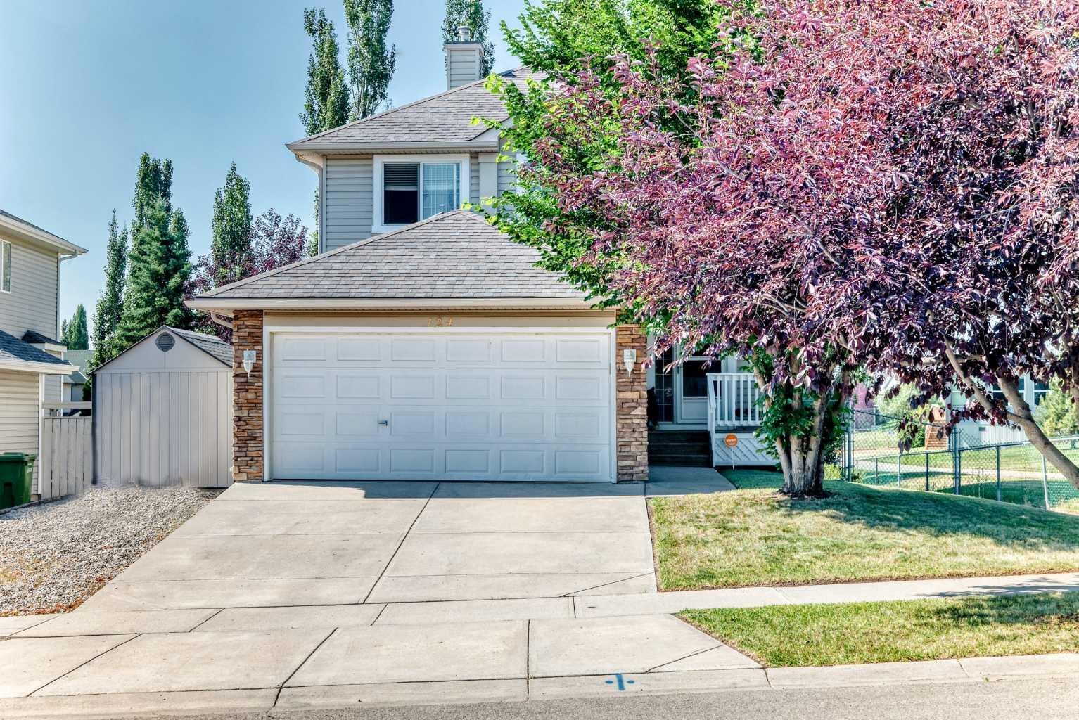 124 WEST LAKEVIEW Drive 