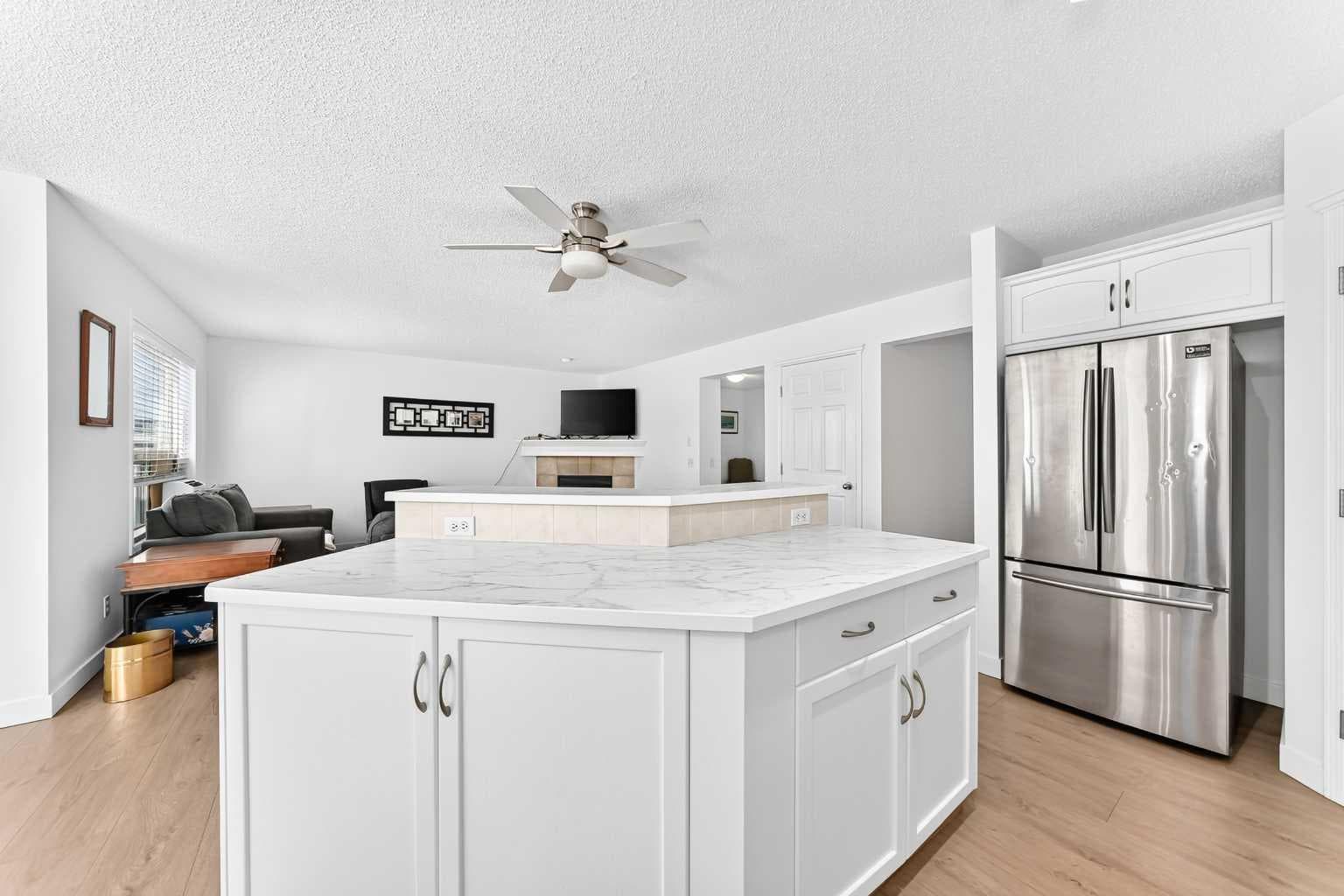 124 WEST LAKEVIEW Drive 