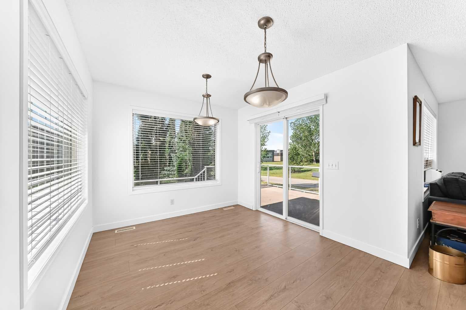 124 WEST LAKEVIEW Drive 