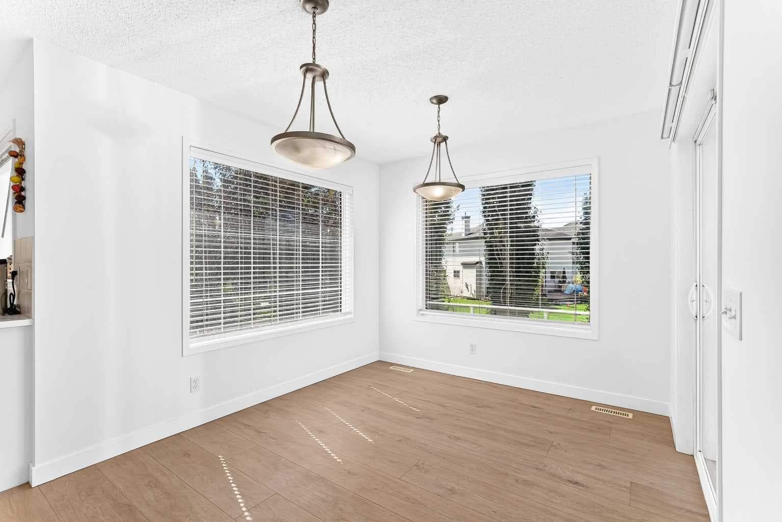124 WEST LAKEVIEW Drive 