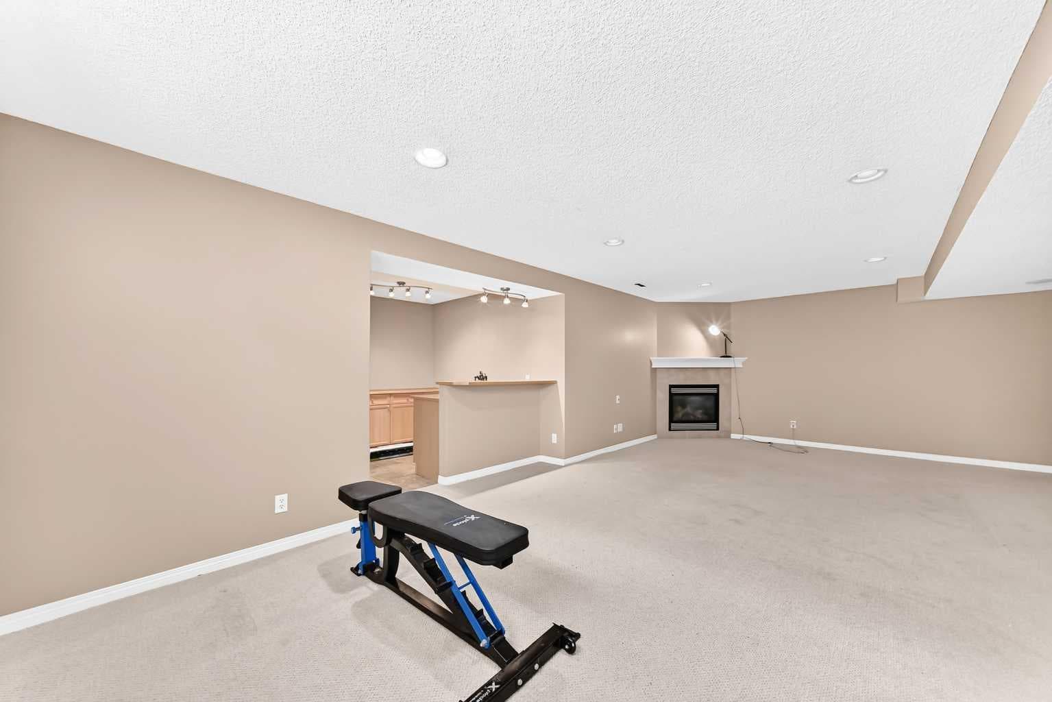 124 WEST LAKEVIEW Drive 