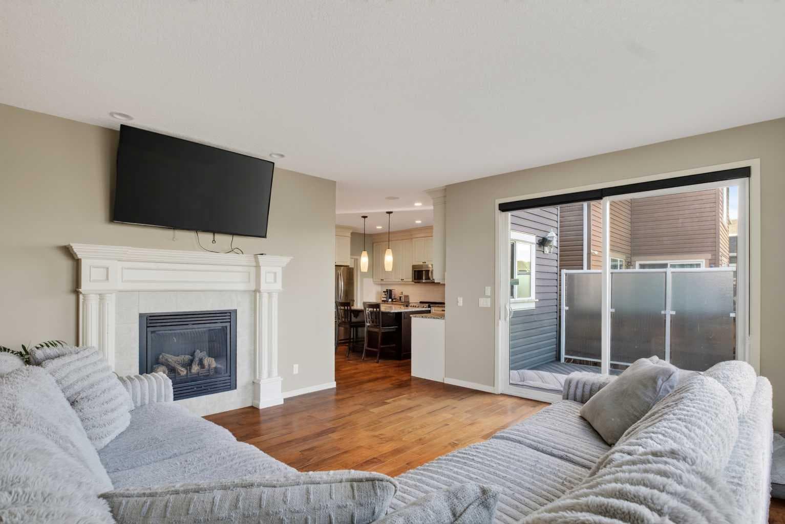 76 AUBURN GLEN Heights SE