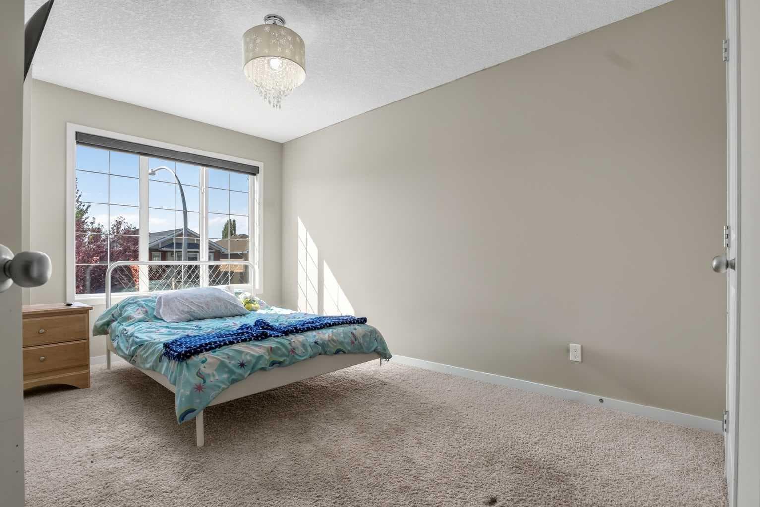 76 AUBURN GLEN Heights SE