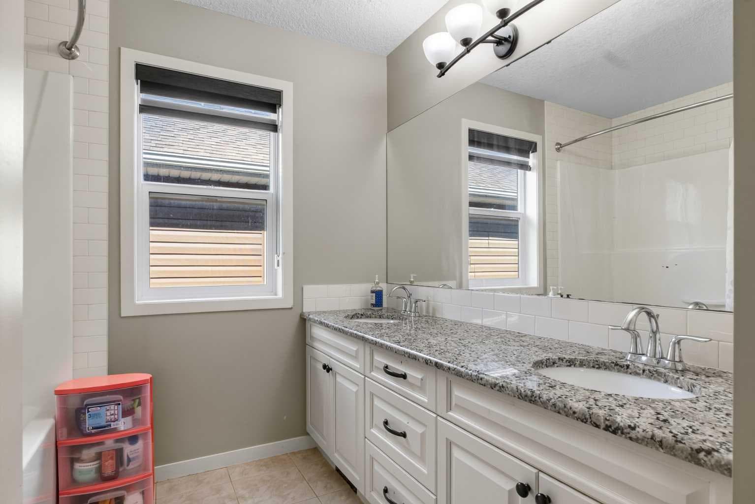 76 AUBURN GLEN Heights SE