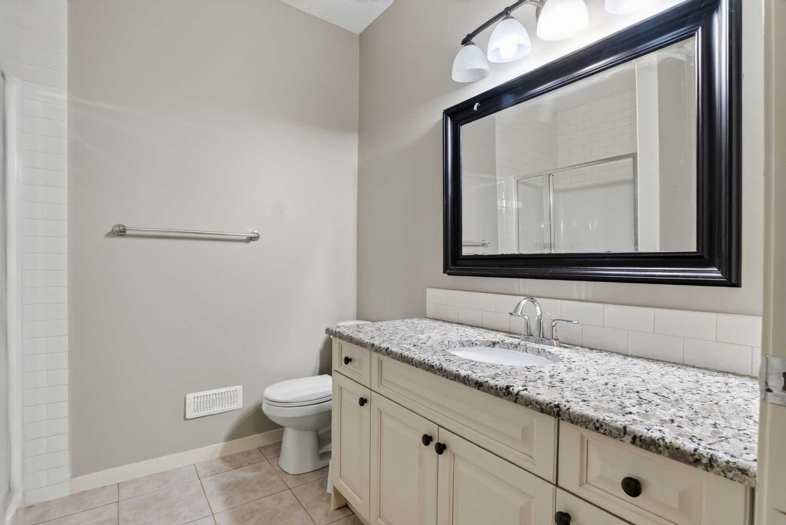 76 AUBURN GLEN Heights SE