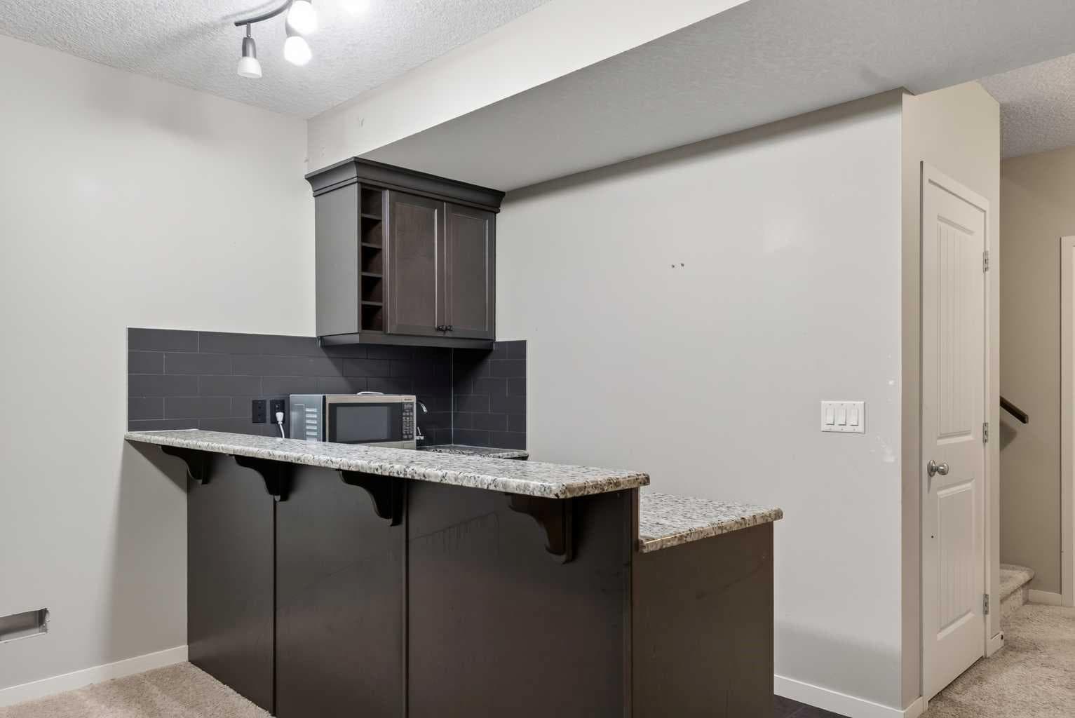 76 AUBURN GLEN Heights SE