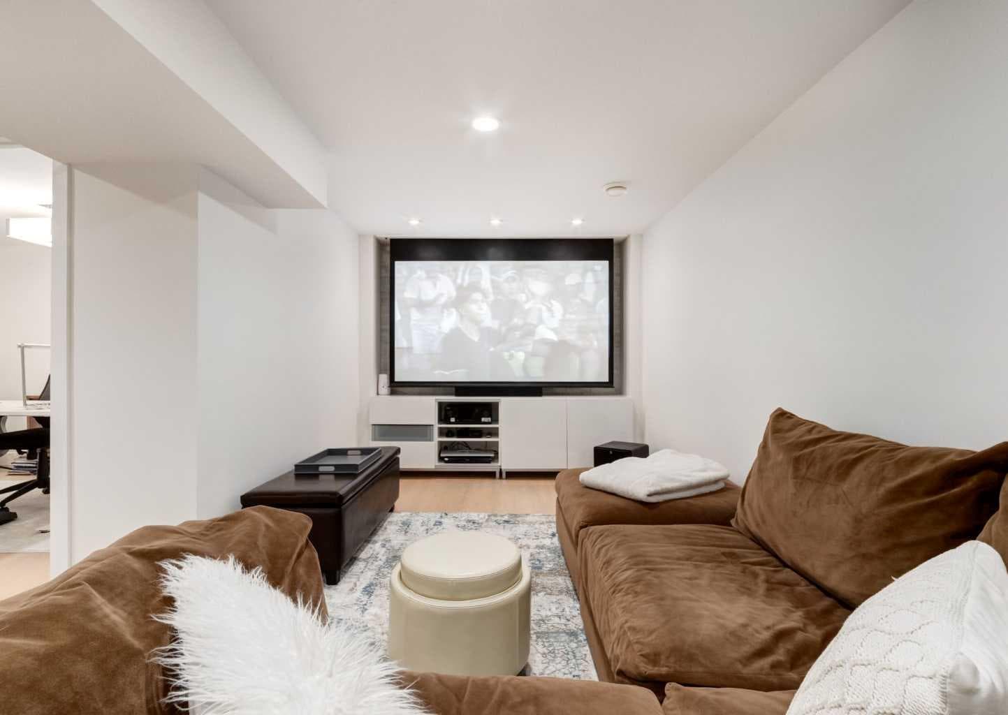 20 Gainsborough Drive SW