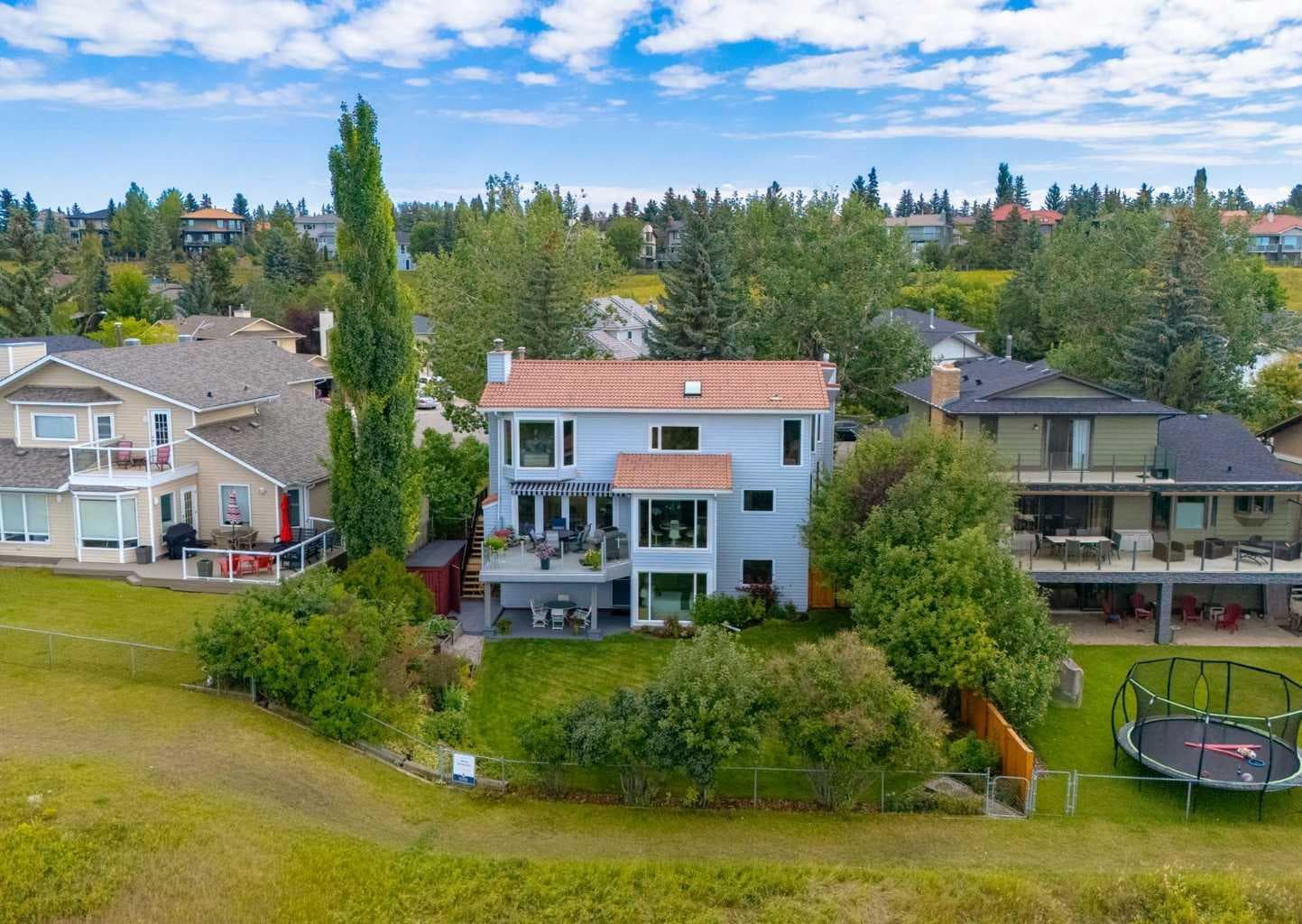 111 Hawksbrow Drive NW