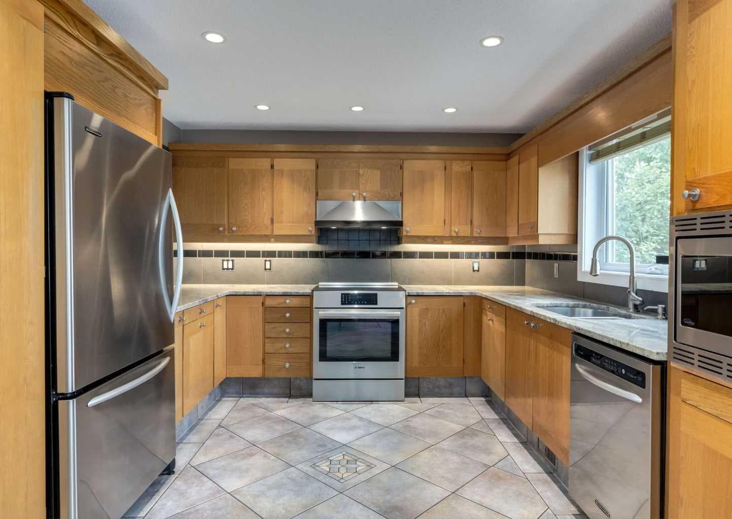 111 Hawksbrow Drive NW