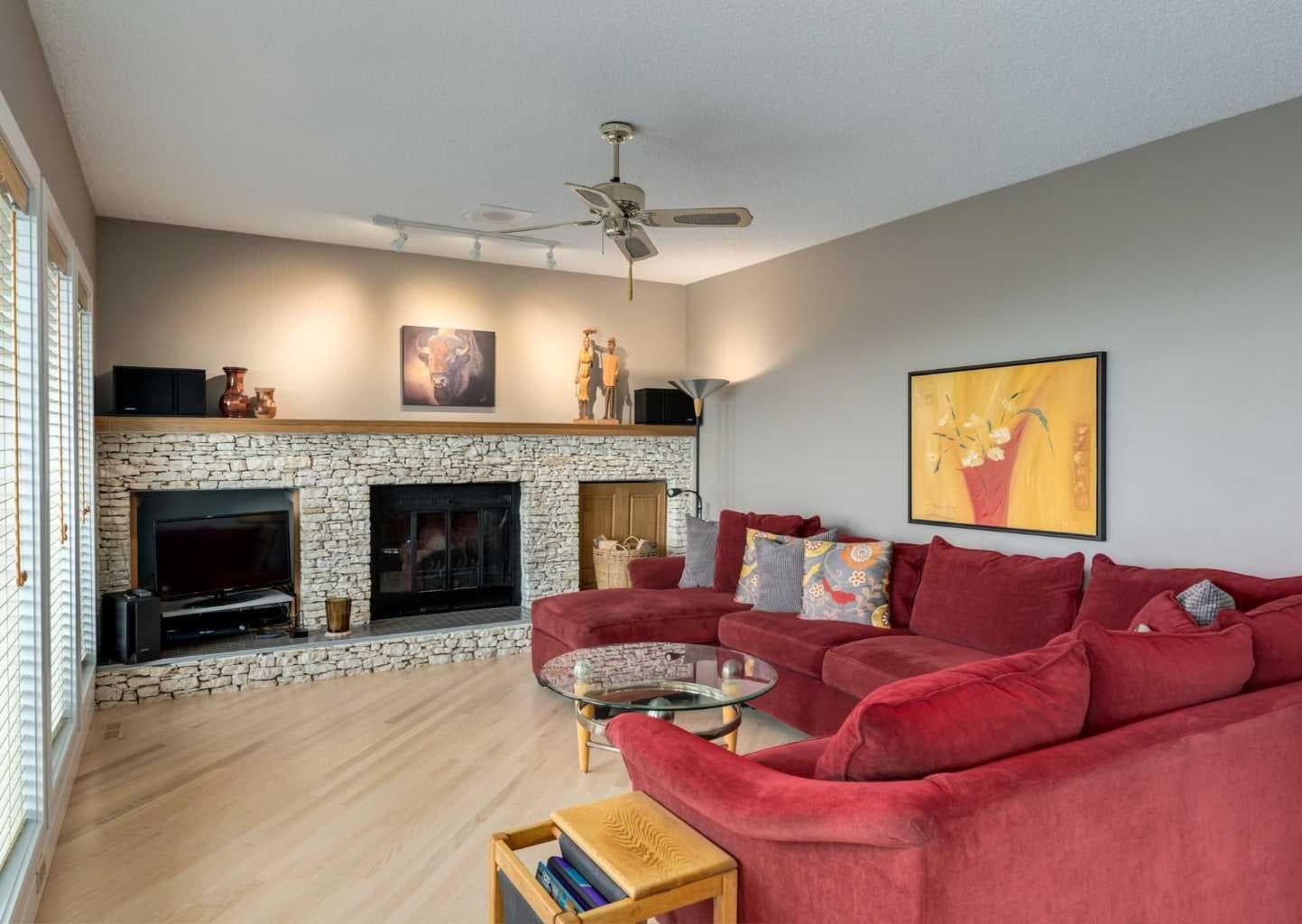111 Hawksbrow Drive NW