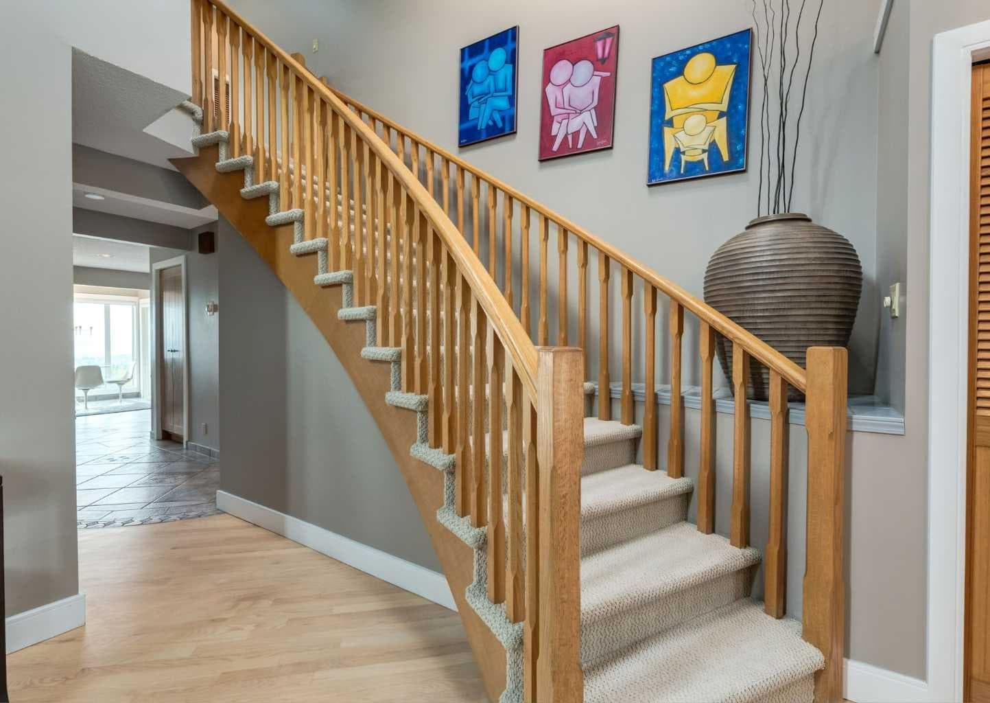 111 Hawksbrow Drive NW