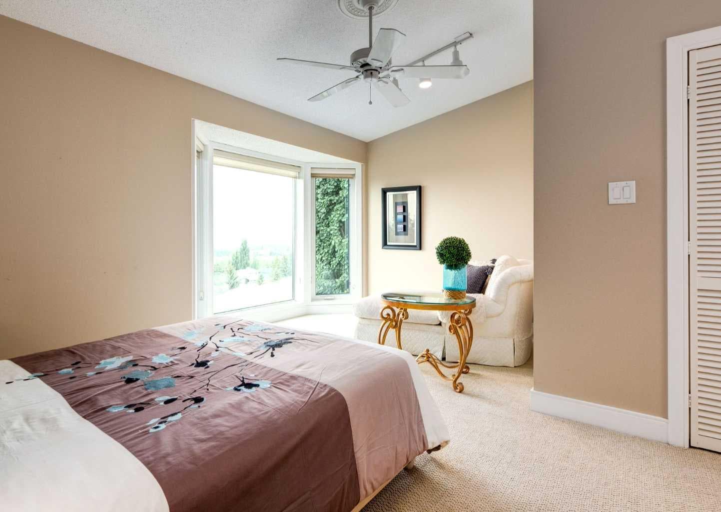 111 Hawksbrow Drive NW