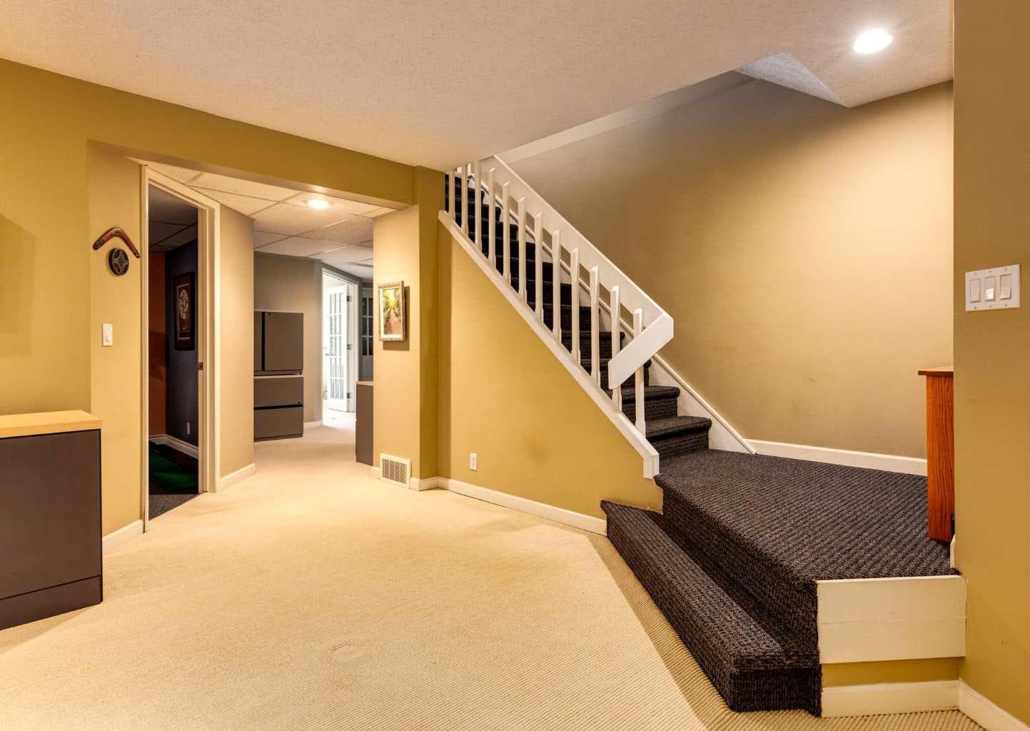 111 Hawksbrow Drive NW