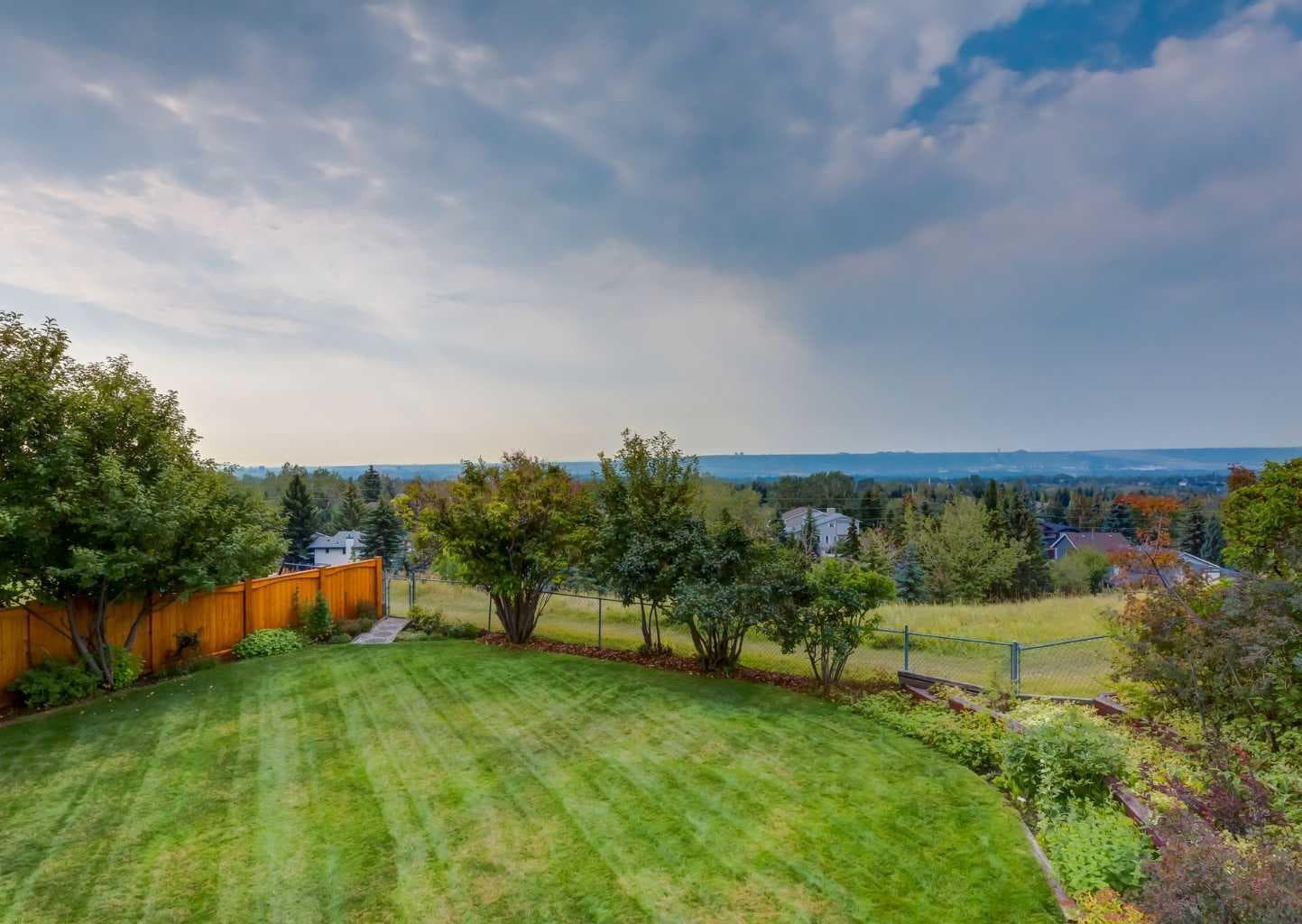 111 Hawksbrow Drive NW