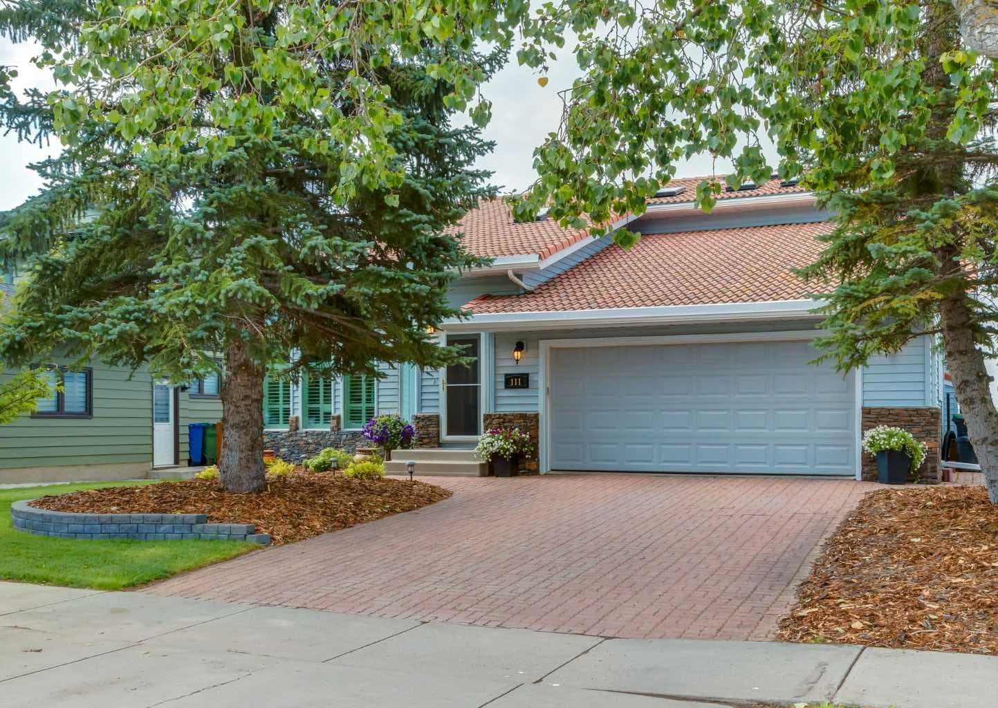 111 Hawksbrow Drive NW