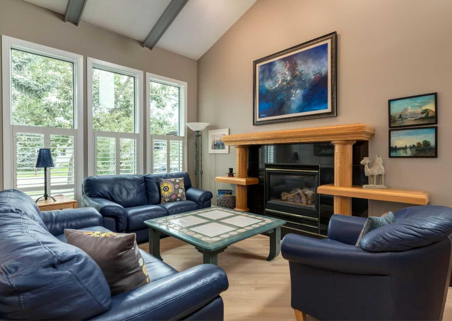 111 Hawksbrow Drive NW