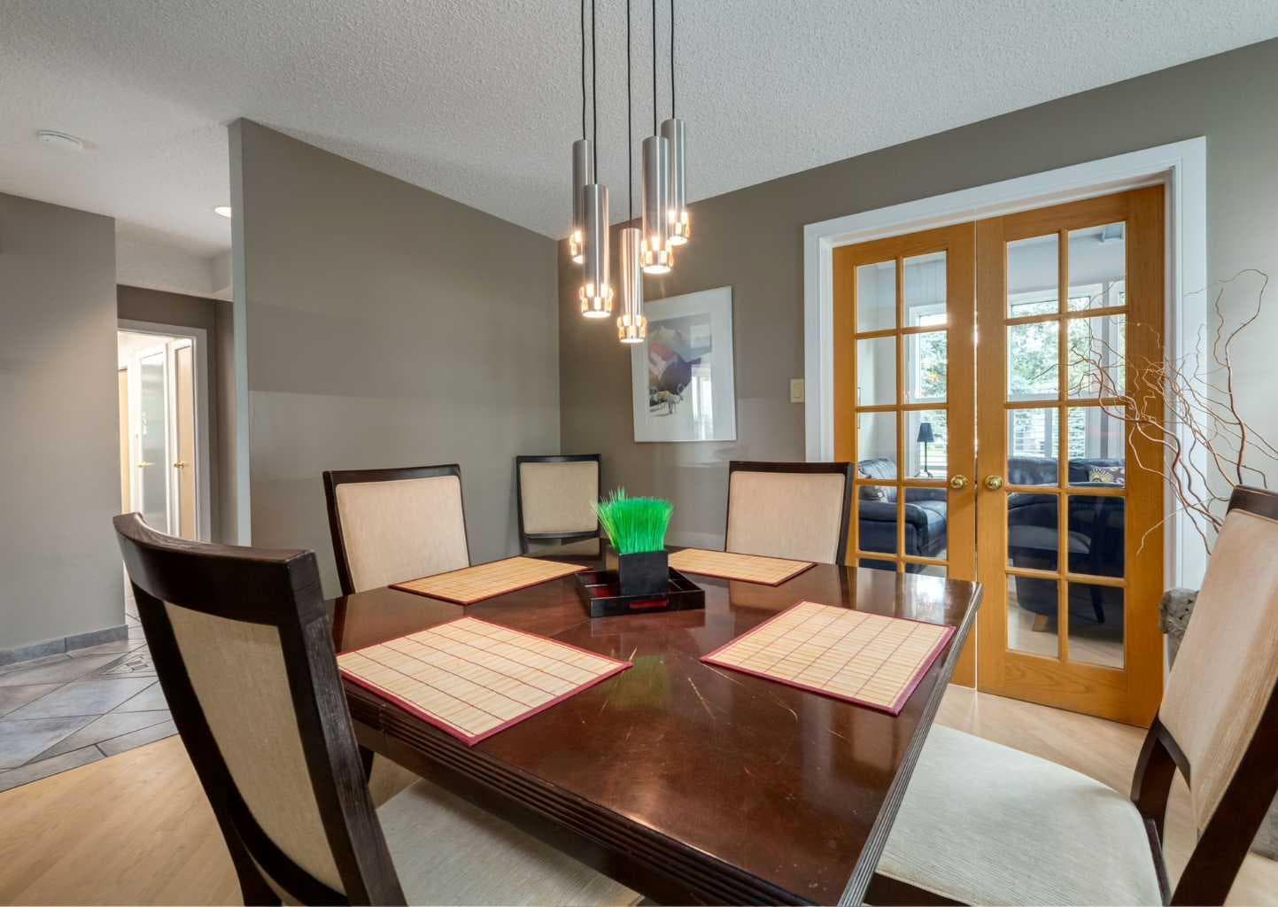 111 Hawksbrow Drive NW