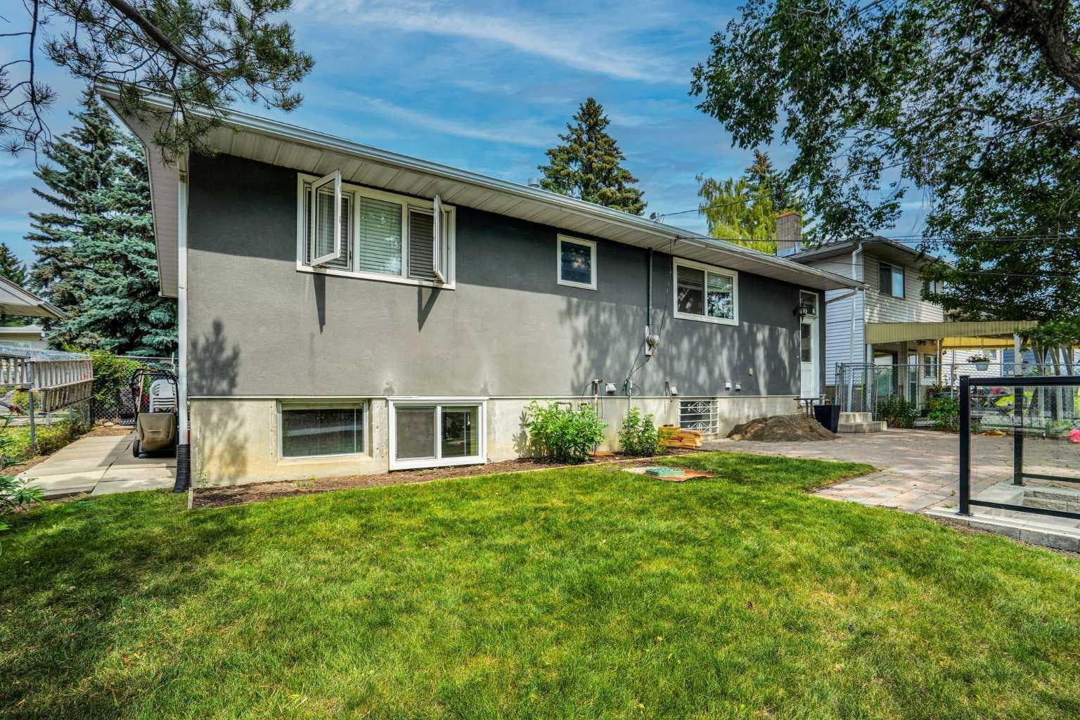 5748 Dalmead Crescent NW
