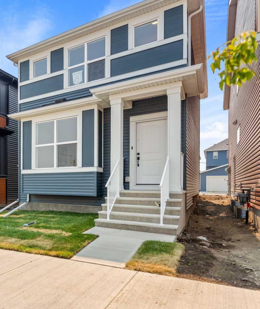 247 Lucas Gate NW