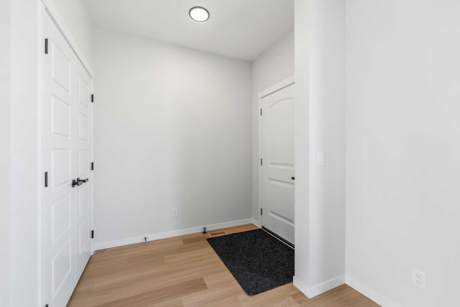 247 Lucas Gate NW